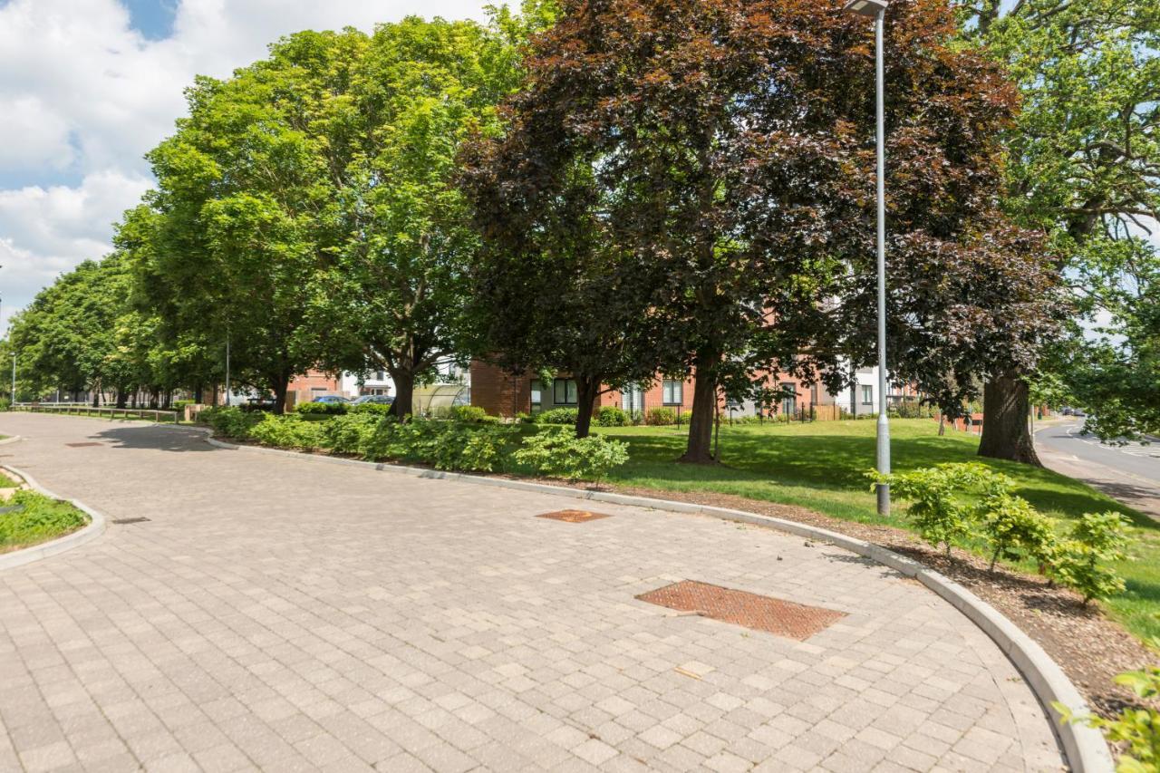 Greenfield Modern 3Br Home - Southcote Lane , 독서 외부 사진