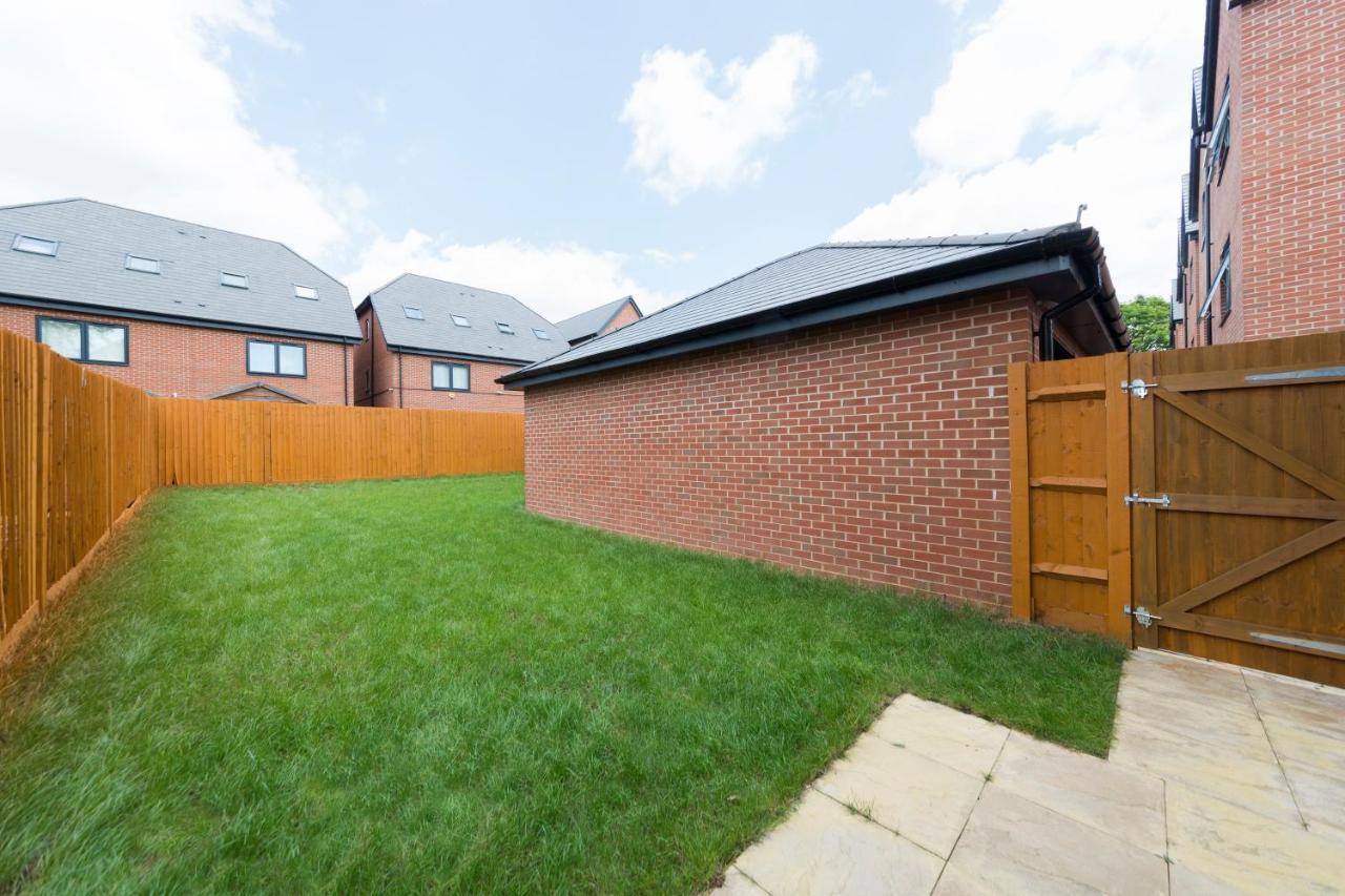 Greenfield Modern 3Br Home - Southcote Lane , 독서 외부 사진