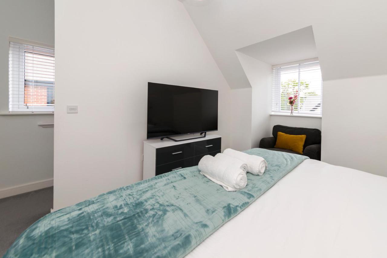 Greenfield Modern 3Br Home - Southcote Lane , 독서 외부 사진