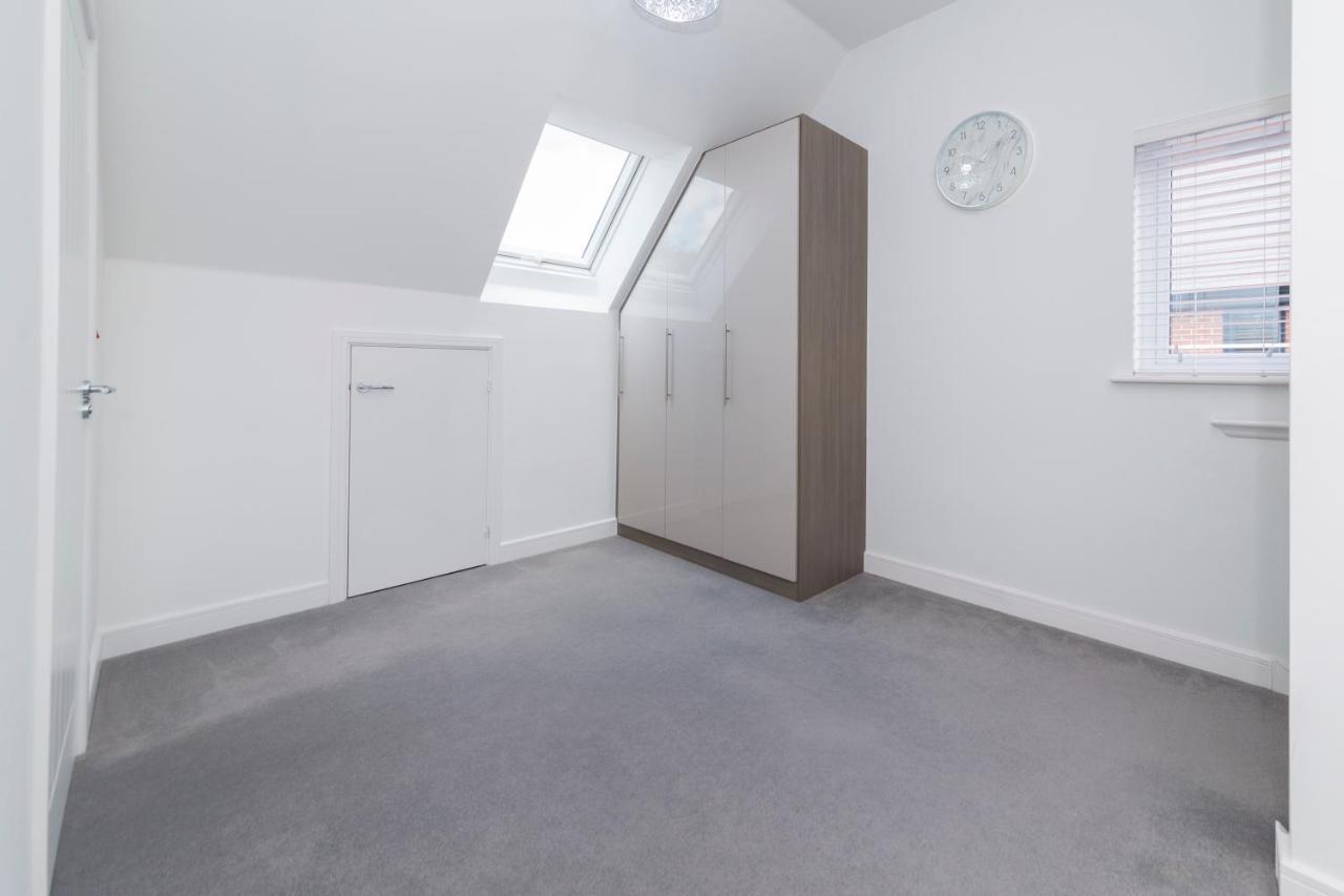 Greenfield Modern 3Br Home - Southcote Lane , 독서 외부 사진