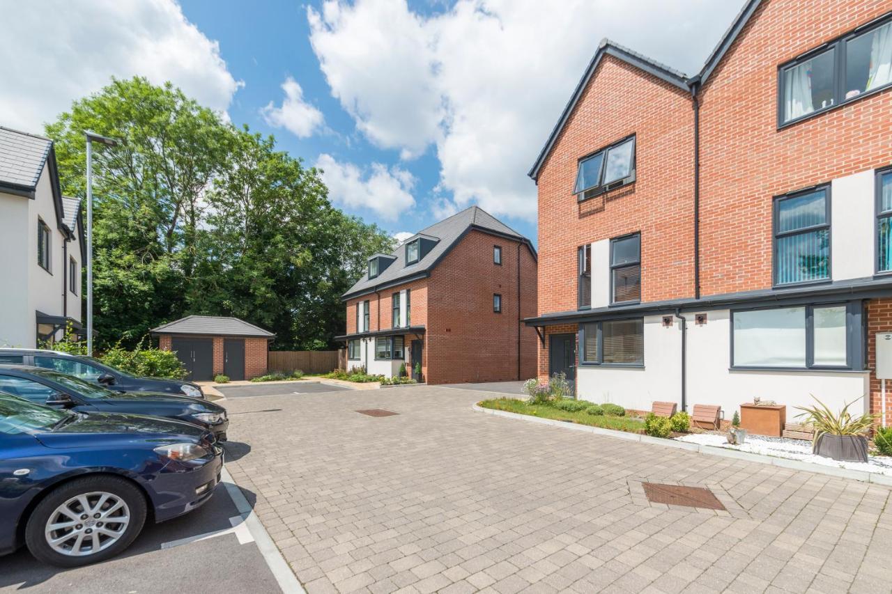 Greenfield Modern 3Br Home - Southcote Lane , 독서 외부 사진