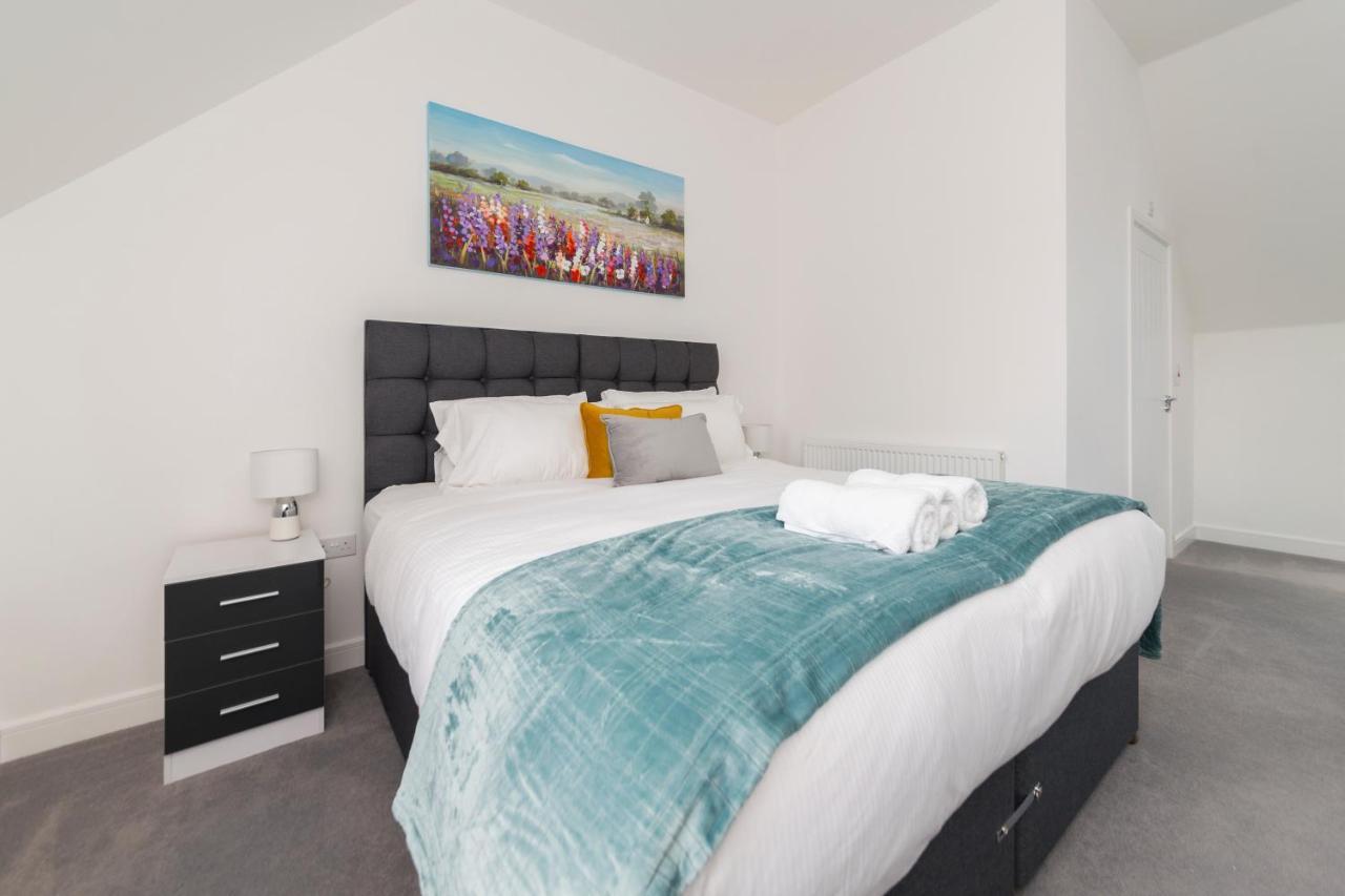 Greenfield Modern 3Br Home - Southcote Lane , 독서 외부 사진